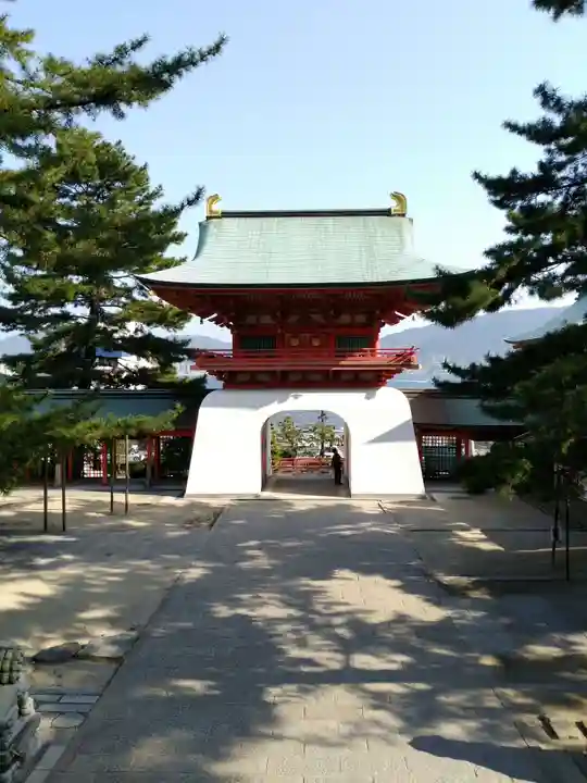 赤間神宮の山門・神門