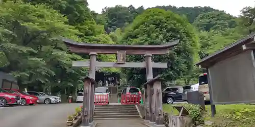 高尾山麓氷川神社の鳥居