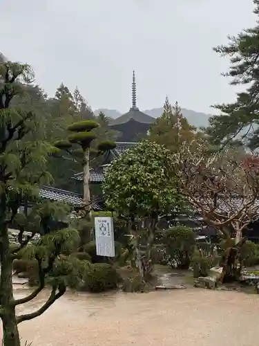 瑠璃光寺の建物その他