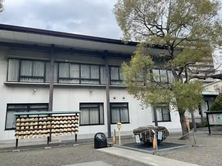 亀戸 香取神社の{uncategorized: "未分類", other: "その他", undefined: "問題あり", building: "その他建物", grave: "お墓", sacred_gate: "鳥居", guardian: "狛犬", statue: "像", buddha: "仏像", history: "歴史", nature: "自然", garden: "庭園", animal: "動物", pagoda: "塔", temizu: "手水舎", mountain_gate: "山門・神門", sanctuary: "本殿・本堂", subordinate: "末社・摂社", art: "芸術", scenery: "景色", jizo: "地蔵", ema: "絵馬", goshuin: "御朱印", omikuji: "おみくじ", items: "授与品その他", amulet: "お守り", goshuincho: "御朱印帳", eats: "食事", festival: "お祭り", votive_dance: "神楽", shichigosan: "七五三参", wedding: "結婚式", experience: "体験その他", initially: "初詣", around: "周辺", anti_infection: "感染症対策"}