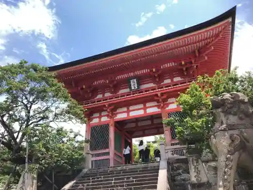 清水寺の山門・神門