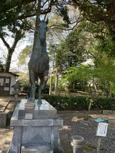 上地八幡宮の像