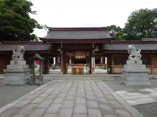 亀ケ池八幡宮の山門・神門