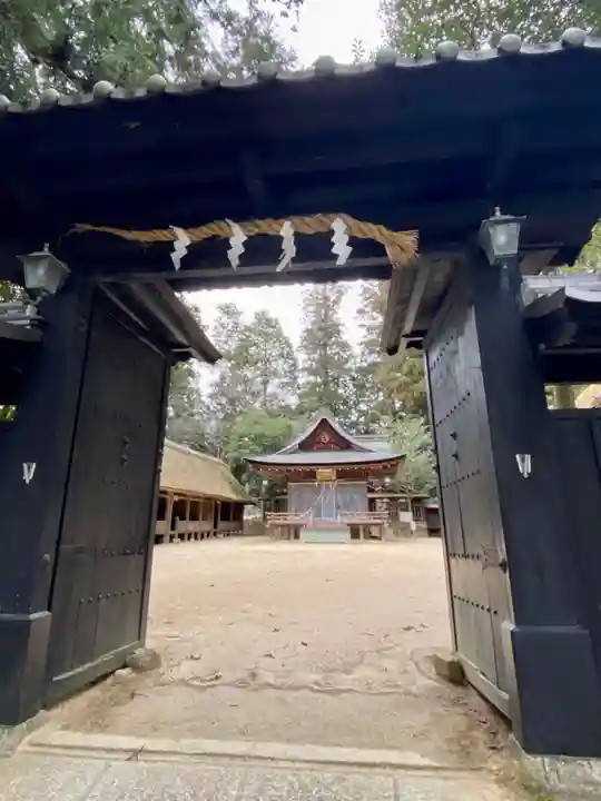 三所神社の山門・神門