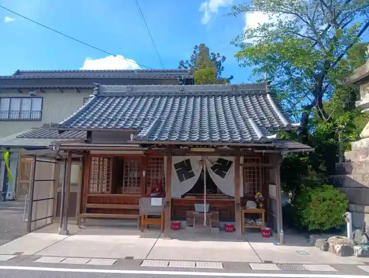 地蔵堂の{uncategorized: "未分類", other: "その他", undefined: "問題あり", building: "その他建物", grave: "お墓", sacred_gate: "鳥居", guardian: "狛犬", statue: "像", buddha: "仏像", history: "歴史", nature: "自然", garden: "庭園", animal: "動物", pagoda: "塔", temizu: "手水舎", mountain_gate: "山門・神門", sanctuary: "本殿・本堂", subordinate: "末社・摂社", art: "芸術", scenery: "景色", jizo: "地蔵", ema: "絵馬", goshuin: "御朱印", omikuji: "おみくじ", items: "授与品その他", amulet: "お守り", goshuincho: "御朱印帳", eats: "食事", festival: "お祭り", votive_dance: "神楽", shichigosan: "七五三参", wedding: "結婚式", experience: "体験その他", initially: "初詣", around: "周辺", anti_infection: "感染症対策"}