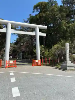 息栖神社の{uncategorized: "未分類", other: "その他", undefined: "問題あり", building: "その他建物", grave: "お墓", sacred_gate: "鳥居", guardian: "狛犬", statue: "像", buddha: "仏像", history: "歴史", nature: "自然", garden: "庭園", animal: "動物", pagoda: "塔", temizu: "手水舎", mountain_gate: "山門・神門", sanctuary: "本殿・本堂", subordinate: "末社・摂社", art: "芸術", scenery: "景色", jizo: "地蔵", ema: "絵馬", goshuin: "御朱印", omikuji: "おみくじ", items: "授与品その他", amulet: "お守り", goshuincho: "御朱印帳", eats: "食事", festival: "お祭り", votive_dance: "神楽", shichigosan: "七五三参", wedding: "結婚式", experience: "体験その他", initially: "初詣", around: "周辺", anti_infection: "感染症対策"}