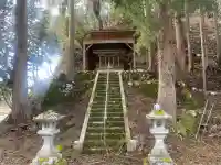 㯮椒神社の{uncategorized: "未分類", other: "その他", undefined: "問題あり", building: "その他建物", grave: "お墓", sacred_gate: "鳥居", guardian: "狛犬", statue: "像", buddha: "仏像", history: "歴史", nature: "自然", garden: "庭園", animal: "動物", pagoda: "塔", temizu: "手水舎", mountain_gate: "山門・神門", sanctuary: "本殿・本堂", subordinate: "末社・摂社", art: "芸術", scenery: "景色", jizo: "地蔵", ema: "絵馬", goshuin: "御朱印", omikuji: "おみくじ", items: "授与品その他", amulet: "お守り", goshuincho: "御朱印帳", eats: "食事", festival: "お祭り", votive_dance: "神楽", shichigosan: "七五三参", wedding: "結婚式", experience: "体験その他", initially: "初詣", around: "周辺", anti_infection: "感染症対策"}