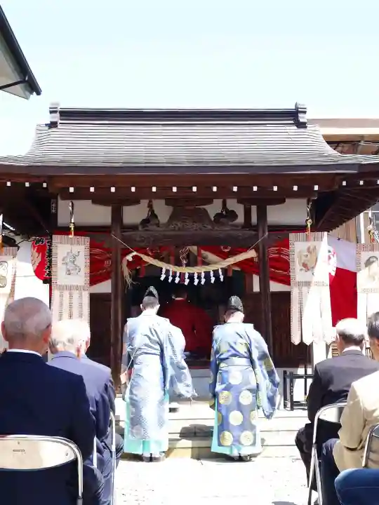 上宮地稲荷神社の{uncategorized: "未分類", other: "その他", undefined: "問題あり", building: "その他建物", grave: "お墓", sacred_gate: "鳥居", guardian: "狛犬", statue: "像", buddha: "仏像", history: "歴史", nature: "自然", garden: "庭園", animal: "動物", pagoda: "塔", temizu: "手水舎", mountain_gate: "山門・神門", sanctuary: "本殿・本堂", subordinate: "末社・摂社", art: "芸術", scenery: "景色", jizo: "地蔵", ema: "絵馬", goshuin: "御朱印", omikuji: "おみくじ", items: "授与品その他", amulet: "お守り", goshuincho: "御朱印帳", eats: "食事", festival: "お祭り", votive_dance: "神楽", shichigosan: "七五三参", wedding: "結婚式", experience: "体験その他", initially: "初詣", around: "周辺", anti_infection: "感染症対策"}