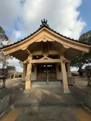 須賀神社の{uncategorized: "未分類", other: "その他", undefined: "問題あり", building: "その他建物", grave: "お墓", sacred_gate: "鳥居", guardian: "狛犬", statue: "像", buddha: "仏像", history: "歴史", nature: "自然", garden: "庭園", animal: "動物", pagoda: "塔", temizu: "手水舎", mountain_gate: "山門・神門", sanctuary: "本殿・本堂", subordinate: "末社・摂社", art: "芸術", scenery: "景色", jizo: "地蔵", ema: "絵馬", goshuin: "御朱印", omikuji: "おみくじ", items: "授与品その他", amulet: "お守り", goshuincho: "御朱印帳", eats: "食事", festival: "お祭り", votive_dance: "神楽", shichigosan: "七五三参", wedding: "結婚式", experience: "体験その他", initially: "初詣", around: "周辺", anti_infection: "感染症対策"}