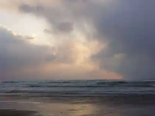 稲佐の浜　弁天島(島根県)