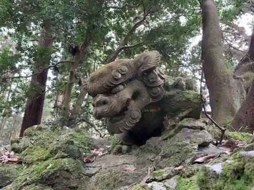 御嶽神社の狛犬