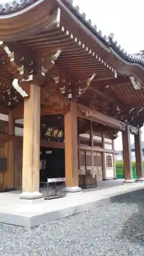 富徳寺の本殿・本堂