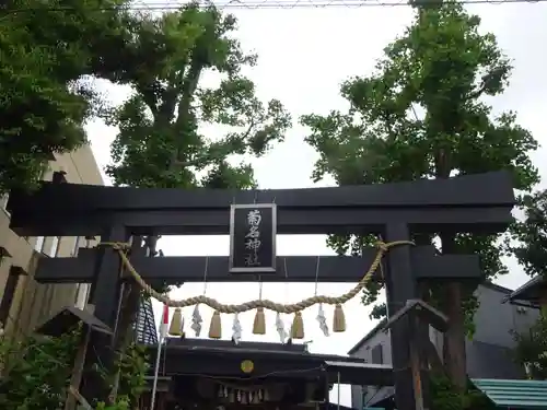 菊名神社の鳥居