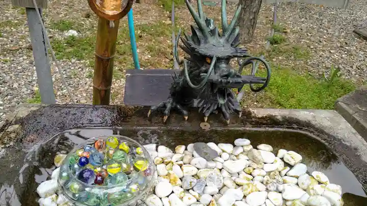 鶴若稲荷神社の手水舎