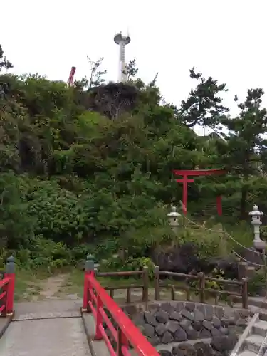 能生白山神社末社厳島神社の建物その他