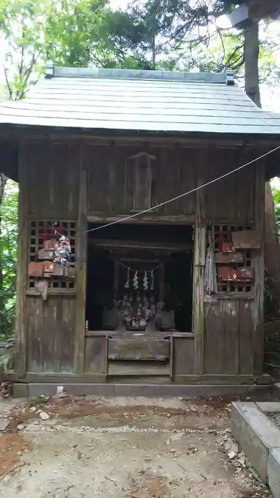 烏峠稲荷神社の末社・摂社