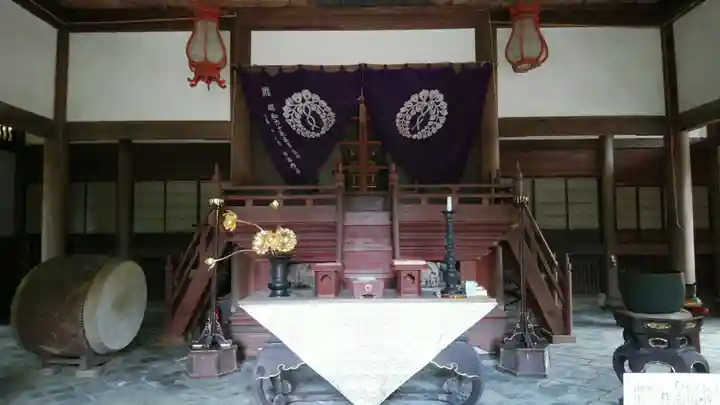 井山 宝福寺の本殿・本堂