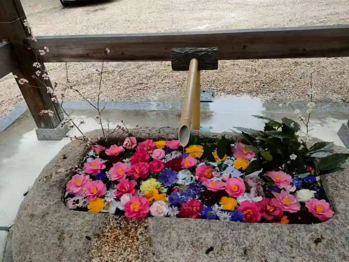 神館神社の手水舎