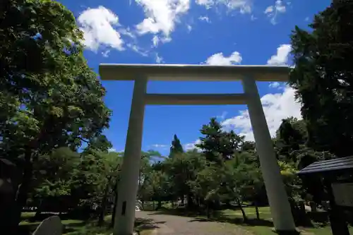 土津神社｜こどもと出世の神さまの鳥居