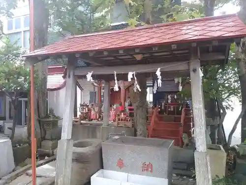共栄稲荷神社の手水舎