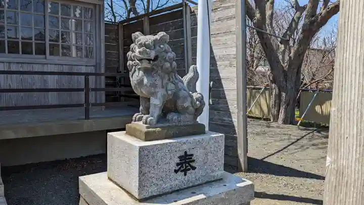 根室出雲神社の狛犬