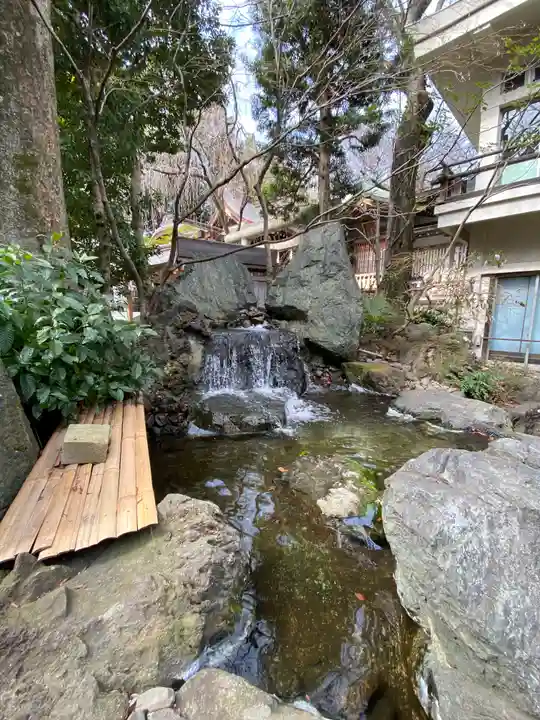 子安神社の庭園