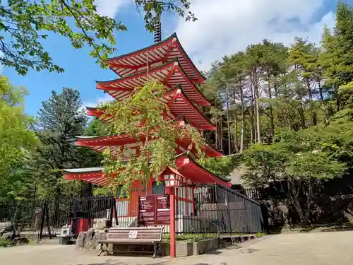 新倉富士浅間神社の建物その他