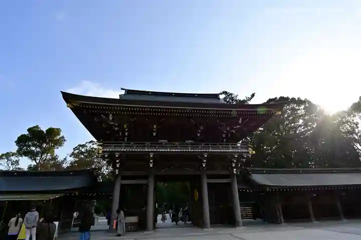 寒川神社の山門・神門