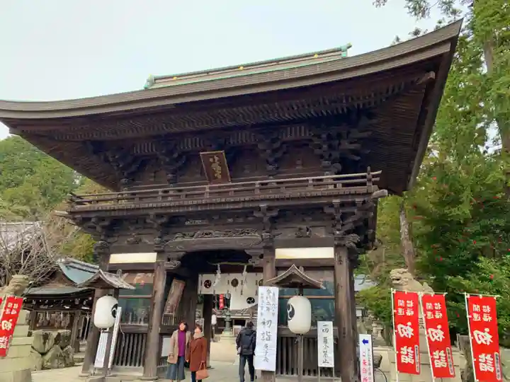 日牟禮八幡宮の山門・神門