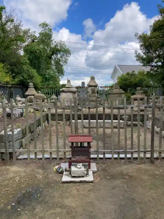 志度寺の{uncategorized: "未分類", other: "その他", undefined: "問題あり", building: "その他建物", grave: "お墓", sacred_gate: "鳥居", guardian: "狛犬", statue: "像", buddha: "仏像", history: "歴史", nature: "自然", garden: "庭園", animal: "動物", pagoda: "塔", temizu: "手水舎", mountain_gate: "山門・神門", sanctuary: "本殿・本堂", subordinate: "末社・摂社", art: "芸術", scenery: "景色", jizo: "地蔵", ema: "絵馬", goshuin: "御朱印", omikuji: "おみくじ", items: "授与品その他", amulet: "お守り", goshuincho: "御朱印帳", eats: "食事", festival: "お祭り", votive_dance: "神楽", shichigosan: "七五三参", wedding: "結婚式", experience: "体験その他", initially: "初詣", around: "周辺", anti_infection: "感染症対策"}