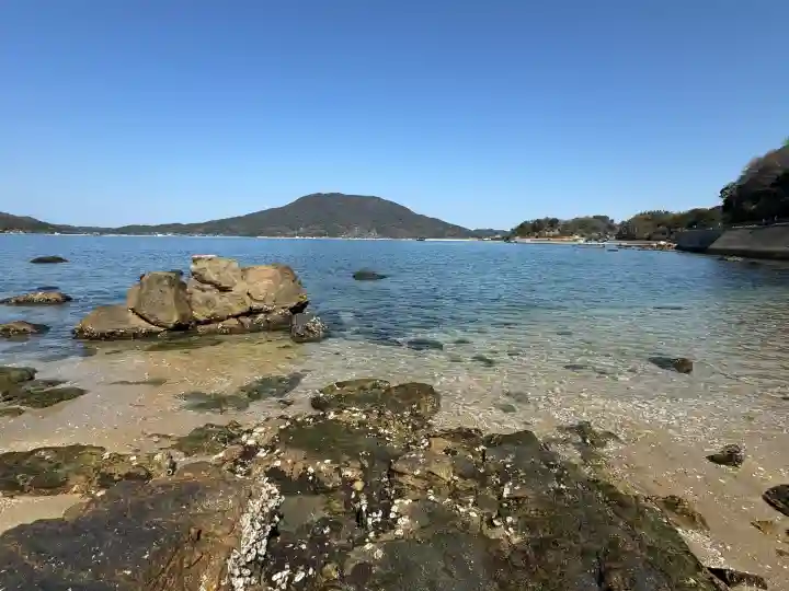 箱島神社の{uncategorized: "未分類", other: "その他", undefined: "問題あり", building: "その他建物", grave: "お墓", sacred_gate: "鳥居", guardian: "狛犬", statue: "像", buddha: "仏像", history: "歴史", nature: "自然", garden: "庭園", animal: "動物", pagoda: "塔", temizu: "手水舎", mountain_gate: "山門・神門", sanctuary: "本殿・本堂", subordinate: "末社・摂社", art: "芸術", scenery: "景色", jizo: "地蔵", ema: "絵馬", goshuin: "御朱印", omikuji: "おみくじ", items: "授与品その他", amulet: "お守り", goshuincho: "御朱印帳", eats: "食事", festival: "お祭り", votive_dance: "神楽", shichigosan: "七五三参", wedding: "結婚式", experience: "体験その他", initially: "初詣", around: "周辺", anti_infection: "感染症対策"}