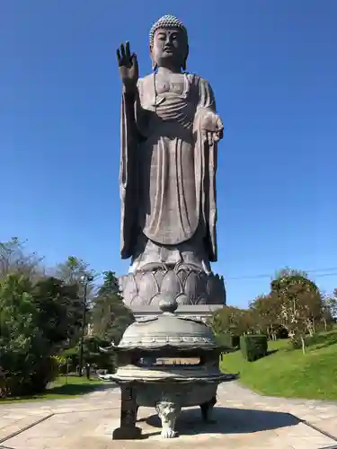 東本願寺本廟 牛久浄苑（牛久大仏）の仏像