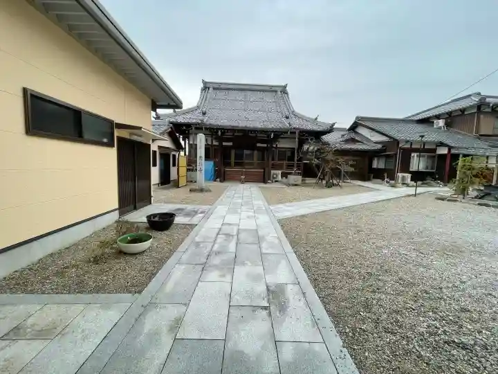 光桂寺の{uncategorized: "未分類", other: "その他", undefined: "問題あり", building: "その他建物", grave: "お墓", sacred_gate: "鳥居", guardian: "狛犬", statue: "像", buddha: "仏像", history: "歴史", nature: "自然", garden: "庭園", animal: "動物", pagoda: "塔", temizu: "手水舎", mountain_gate: "山門・神門", sanctuary: "本殿・本堂", subordinate: "末社・摂社", art: "芸術", scenery: "景色", jizo: "地蔵", ema: "絵馬", goshuin: "御朱印", omikuji: "おみくじ", items: "授与品その他", amulet: "お守り", goshuincho: "御朱印帳", eats: "食事", festival: "お祭り", votive_dance: "神楽", shichigosan: "七五三参", wedding: "結婚式", experience: "体験その他", initially: "初詣", around: "周辺", anti_infection: "感染症対策"}