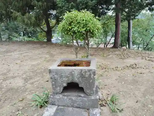 艮御崎神社の手水舎