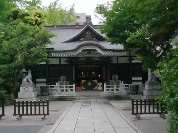 鳥越神社の本殿・本堂