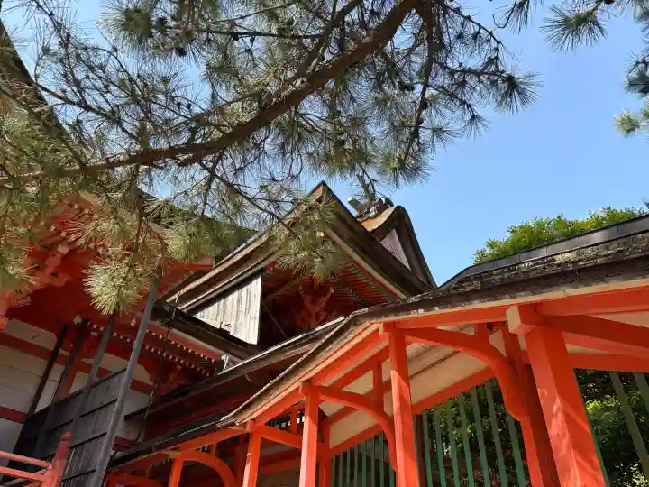 日御碕神社の{uncategorized: "未分類", other: "その他", undefined: "問題あり", building: "その他建物", grave: "お墓", sacred_gate: "鳥居", guardian: "狛犬", statue: "像", buddha: "仏像", history: "歴史", nature: "自然", garden: "庭園", animal: "動物", pagoda: "塔", temizu: "手水舎", mountain_gate: "山門・神門", sanctuary: "本殿・本堂", subordinate: "末社・摂社", art: "芸術", scenery: "景色", jizo: "地蔵", ema: "絵馬", goshuin: "御朱印", omikuji: "おみくじ", items: "授与品その他", amulet: "お守り", goshuincho: "御朱印帳", eats: "食事", festival: "お祭り", votive_dance: "神楽", shichigosan: "七五三参", wedding: "結婚式", experience: "体験その他", initially: "初詣", around: "周辺", anti_infection: "感染症対策"}
