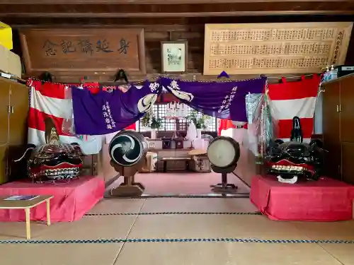 春日神社の{uncategorized: "未分類", other: "その他", undefined: "問題あり", building: "その他建物", grave: "お墓", sacred_gate: "鳥居", guardian: "狛犬", statue: "像", buddha: "仏像", history: "歴史", nature: "自然", garden: "庭園", animal: "動物", pagoda: "塔", temizu: "手水舎", mountain_gate: "山門・神門", sanctuary: "本殿・本堂", subordinate: "末社・摂社", art: "芸術", scenery: "景色", jizo: "地蔵", ema: "絵馬", goshuin: "御朱印", omikuji: "おみくじ", items: "授与品その他", amulet: "お守り", goshuincho: "御朱印帳", eats: "食事", festival: "お祭り", votive_dance: "神楽", shichigosan: "七五三参", wedding: "結婚式", experience: "体験その他", initially: "初詣", around: "周辺", anti_infection: "感染症対策"}