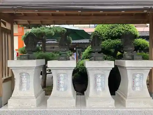 徳蔵寺の像