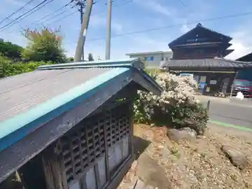 原商店前の祠(群馬県)