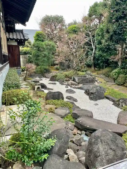 浄桂院の{uncategorized: "未分類", other: "その他", undefined: "問題あり", building: "その他建物", grave: "お墓", sacred_gate: "鳥居", guardian: "狛犬", statue: "像", buddha: "仏像", history: "歴史", nature: "自然", garden: "庭園", animal: "動物", pagoda: "塔", temizu: "手水舎", mountain_gate: "山門・神門", sanctuary: "本殿・本堂", subordinate: "末社・摂社", art: "芸術", scenery: "景色", jizo: "地蔵", ema: "絵馬", goshuin: "御朱印", omikuji: "おみくじ", items: "授与品その他", amulet: "お守り", goshuincho: "御朱印帳", eats: "食事", festival: "お祭り", votive_dance: "神楽", shichigosan: "七五三参", wedding: "結婚式", experience: "体験その他", initially: "初詣", around: "周辺", anti_infection: "感染症対策"}