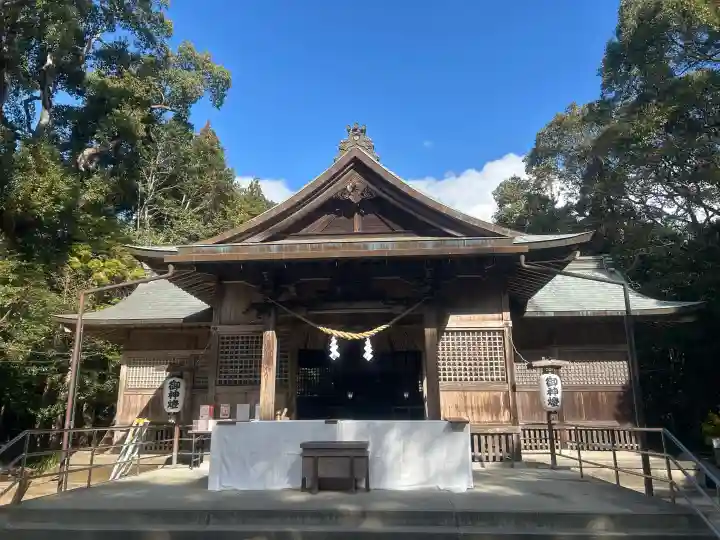 江田神社の{uncategorized: "未分類", other: "その他", undefined: "問題あり", building: "その他建物", grave: "お墓", sacred_gate: "鳥居", guardian: "狛犬", statue: "像", buddha: "仏像", history: "歴史", nature: "自然", garden: "庭園", animal: "動物", pagoda: "塔", temizu: "手水舎", mountain_gate: "山門・神門", sanctuary: "本殿・本堂", subordinate: "末社・摂社", art: "芸術", scenery: "景色", jizo: "地蔵", ema: "絵馬", goshuin: "御朱印", omikuji: "おみくじ", items: "授与品その他", amulet: "お守り", goshuincho: "御朱印帳", eats: "食事", festival: "お祭り", votive_dance: "神楽", shichigosan: "七五三参", wedding: "結婚式", experience: "体験その他", initially: "初詣", around: "周辺", anti_infection: "感染症対策"}