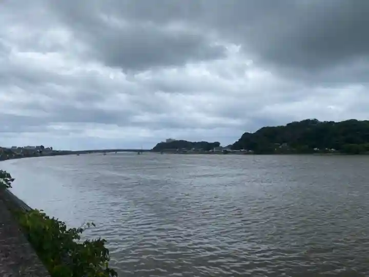 岡湊神社の景色