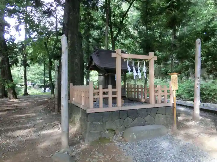 諏訪大社下社春宮の末社・摂社