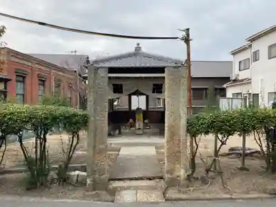 胴切れの地蔵のその他建物