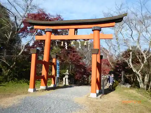 丹生官省符神社の鳥居