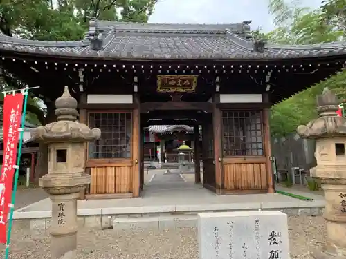 寳珠院（常楽寺）の山門・神門