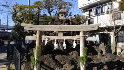 綾瀬稲荷神社の鳥居