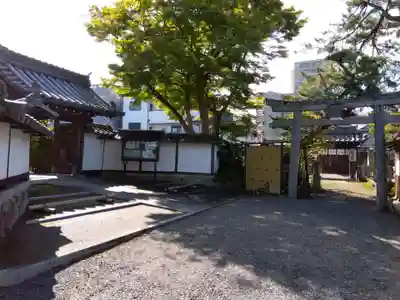 龍王宮秀郷社（橋守神社）(滋賀県)