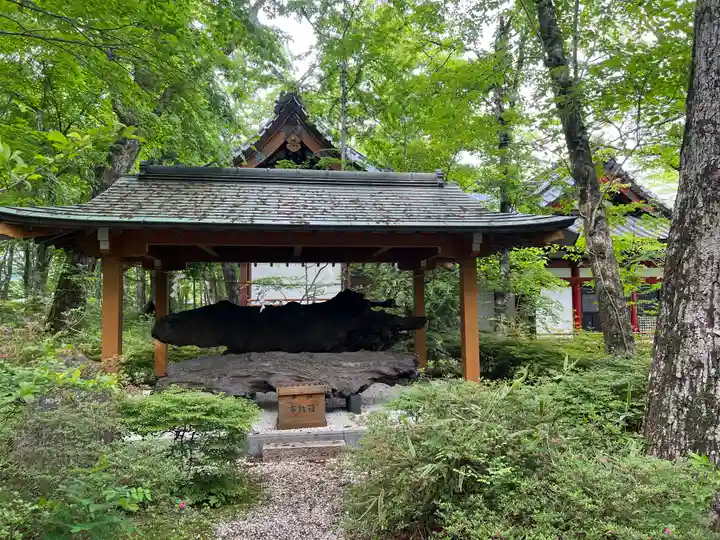山中諏訪神社(山梨県)