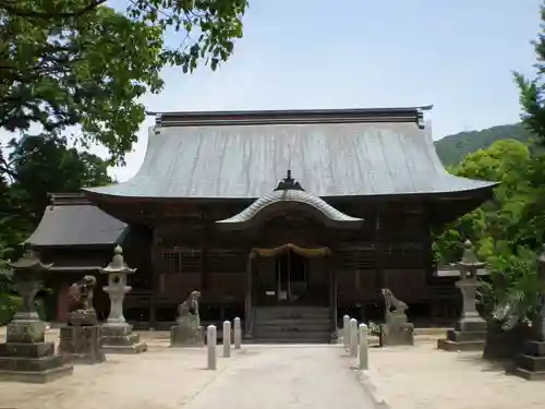 與止日女神社の本殿・本堂